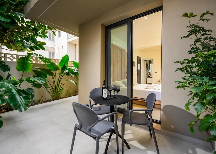 Monarco Executive Rooms